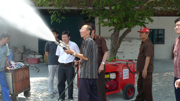 10/13 Fire Demo in Surabaya -1